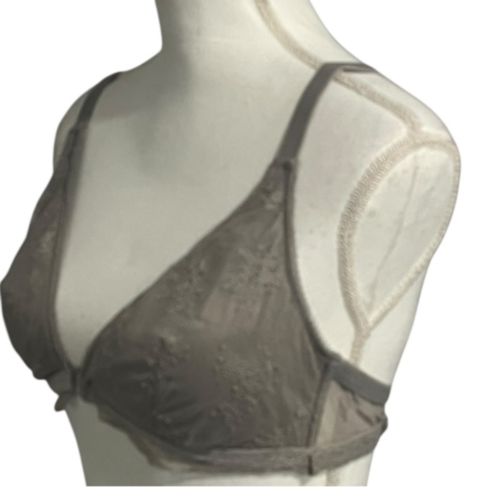 Victoria’s Secret XL front clasp grey lace bralette EUC - Picture 2 of 13